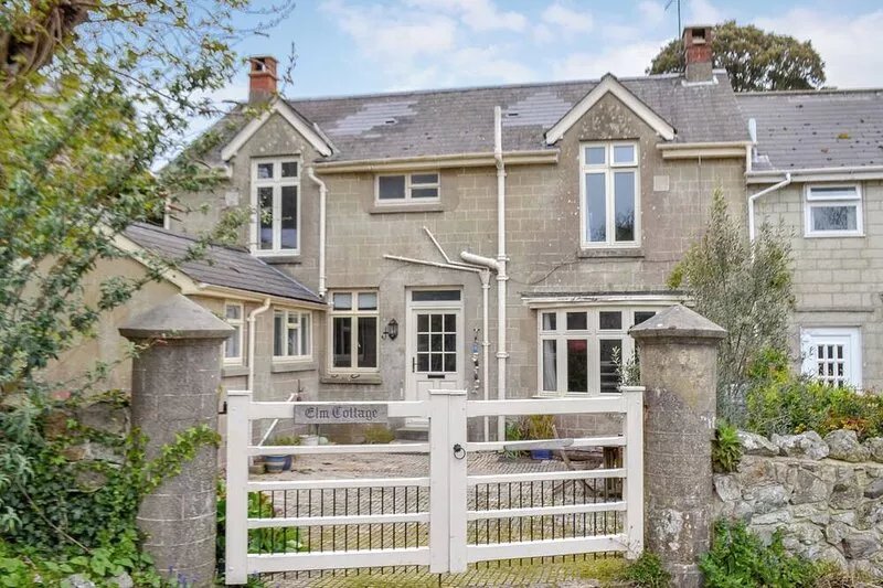 3 bedroom accommodation in St Lawrence