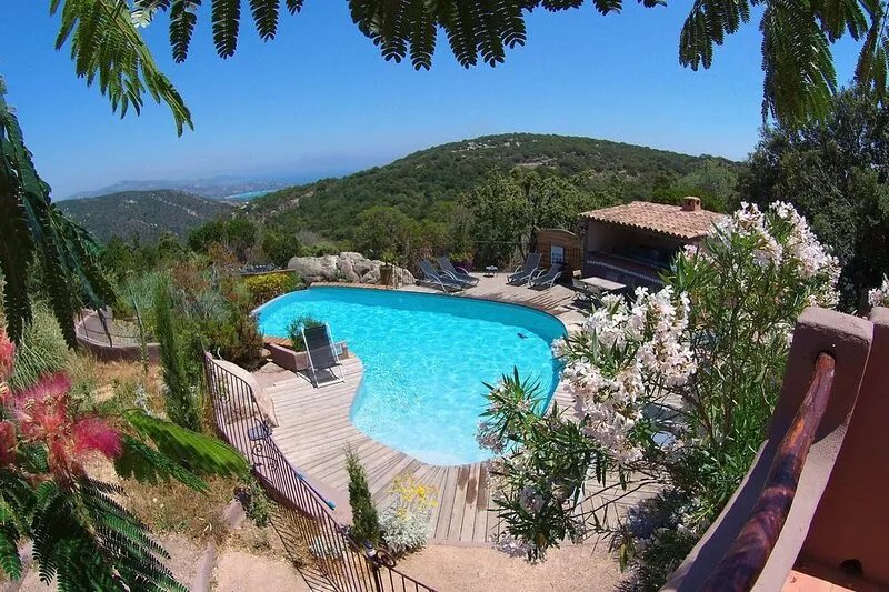 HOUSE & PRIVATE SWIMMING POOL SEA VIEW very quiet