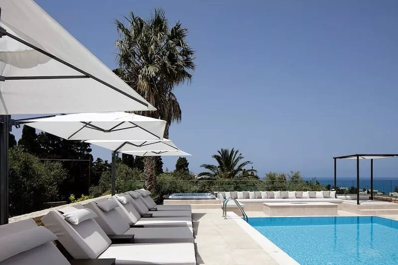 Next to the city & beach, panoramic sea views, indoor and outdoor pool