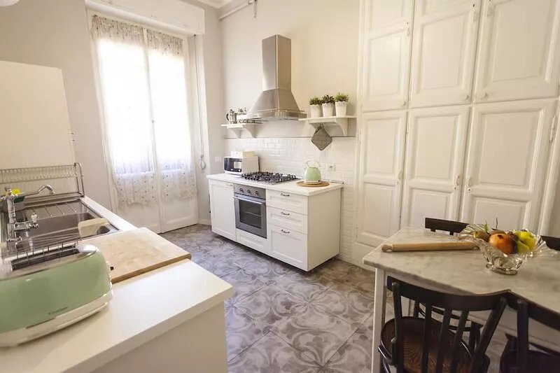 ** GORGEOUS IN TRASTEVERE ** 220sqm Apartment -6 bedrooms in the center of ROME