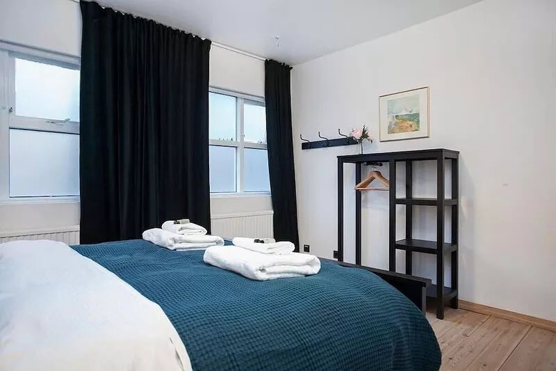 Location, location, location! Quiet, cozy & clean