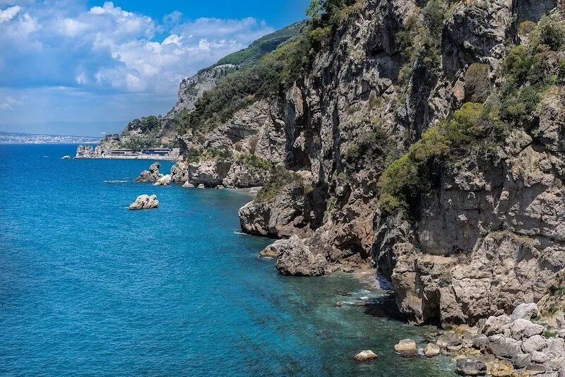 Lovely beach apartment with private terrace and sea view near Sorrento