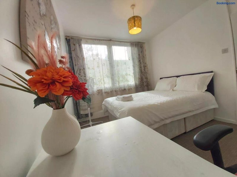 Oldbury House Rooms