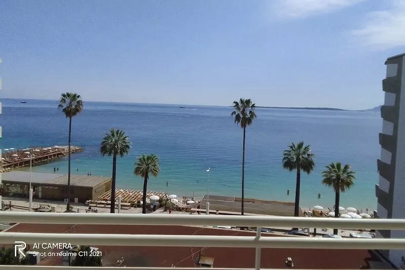 Bel Appartement Face mer aux Pieds des Plages