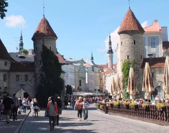 Saku Travel - Private Tours