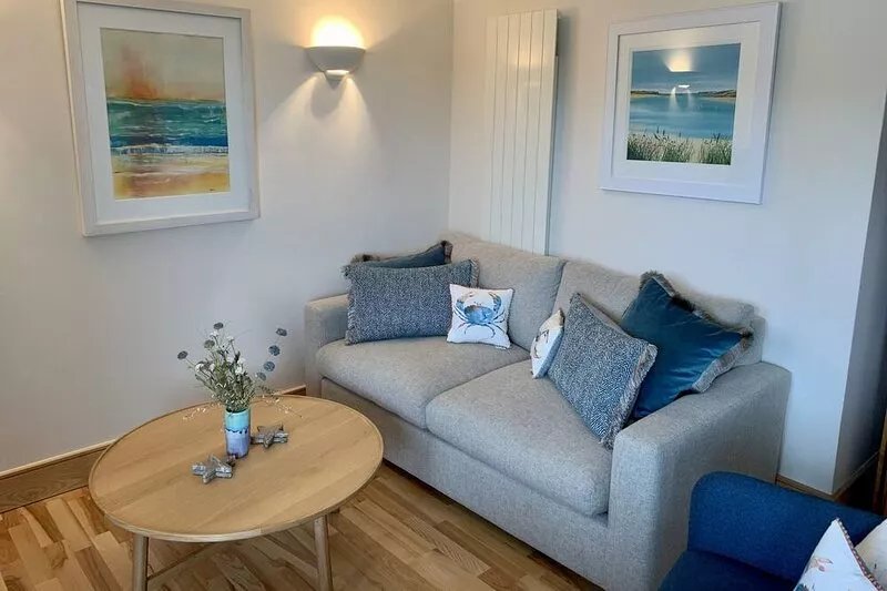Crabshell Quay Kingsbridge Apartment with a balcony right on the river