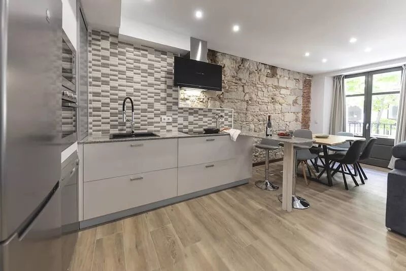 Rambla Eiffel 1 - Holiday Apartment Rental in Girona | Bravissimo