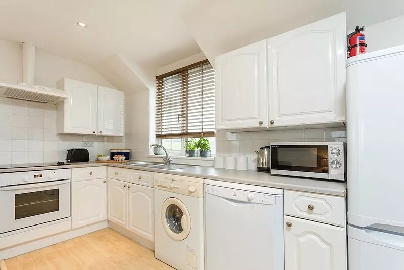 Arnold Cottage -  a cottage that sleeps 6 guests  in 2 bedrooms