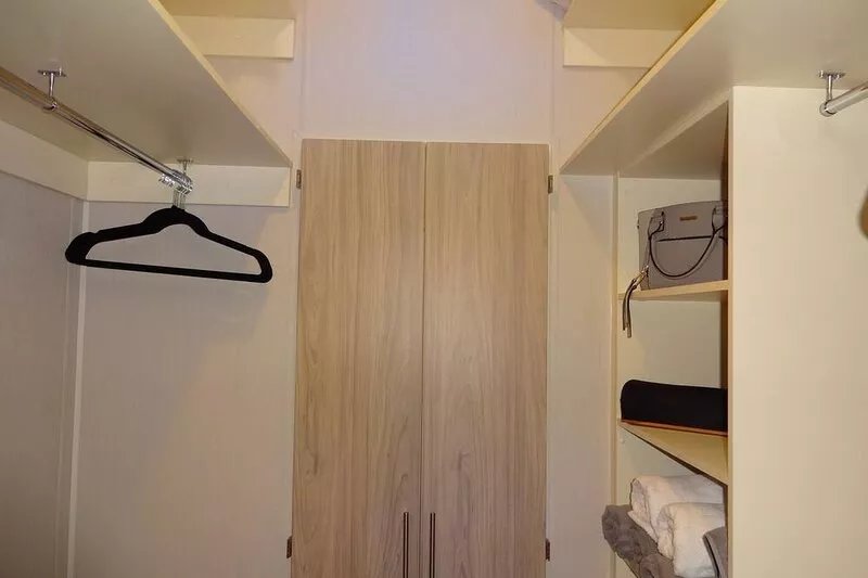 Executive Lodge with Hot Tub, 3 Bedrooms, 2 bathrooms at Tattershall Lakes