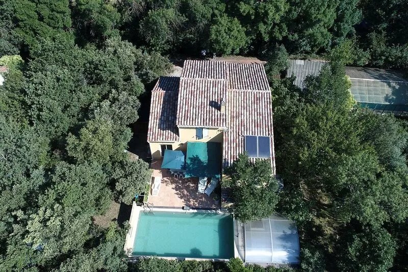 Holiday villa pool in the Var