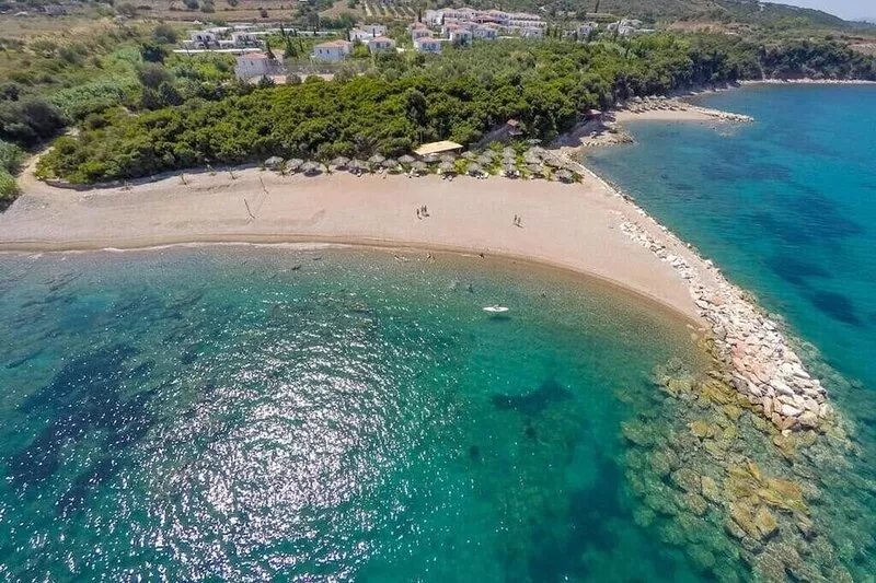 Villa Armonia - Beachfront Majestic Retreat