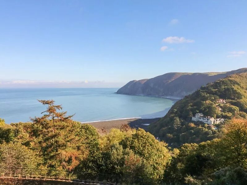 BAYWATCH (ST. DAVID'S VIEW), luxury holiday cottage in Lynton