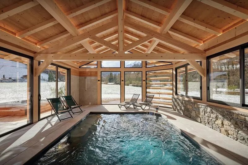 Chalet Julena - modern ski chalet for 12, sauna & games room - OVO Network