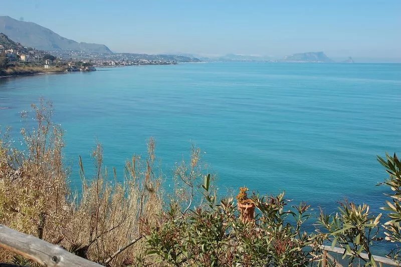 Charming Villa by the sea, wifi and cooking class free!