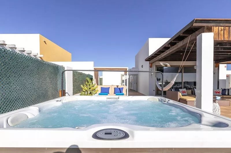 Exclusive Family Villa. Spa, Ocean-View. Heated Pool, A/C, Playground, Cabana
