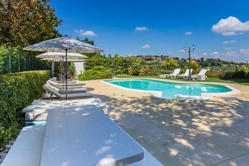 Villa La Quiete, elegant and comfortable villa with pool in the South of the