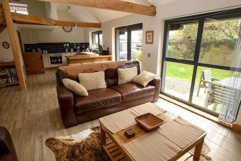 Pass the Keys | Hemmel Barn - Ideal Family Getaway