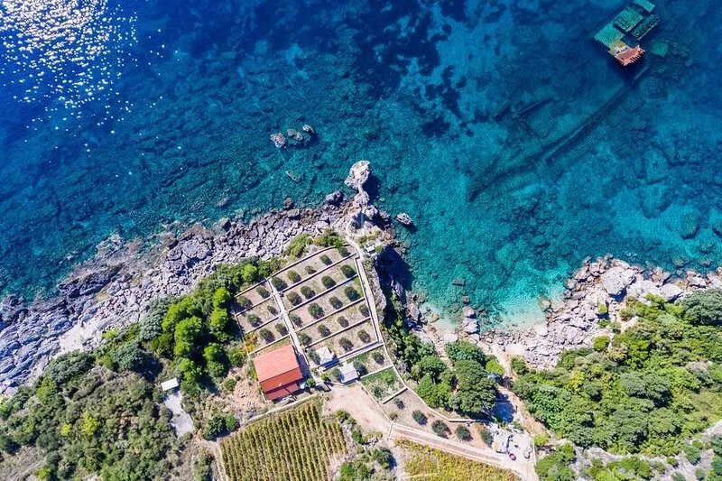 Villa Sea Edge - Three Bedroom Villa with Sea View and Private Beach