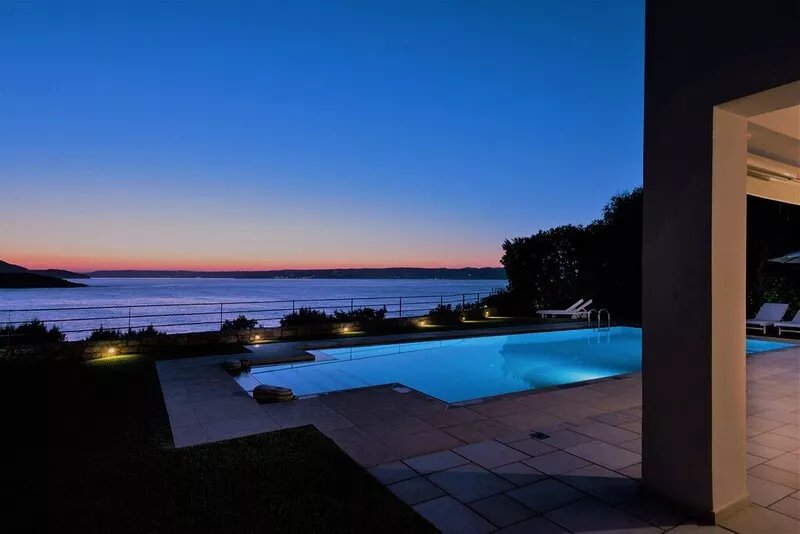 Welcome to Paradise! Seafront Luxury Villa with Heated Pool & Amazing Sea Views