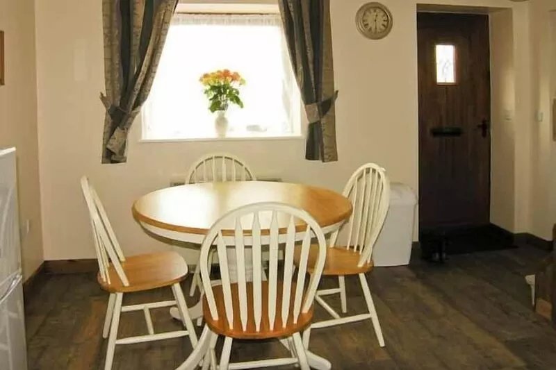 CROFT GRANARY, family friendly, with a garden in Stillington
