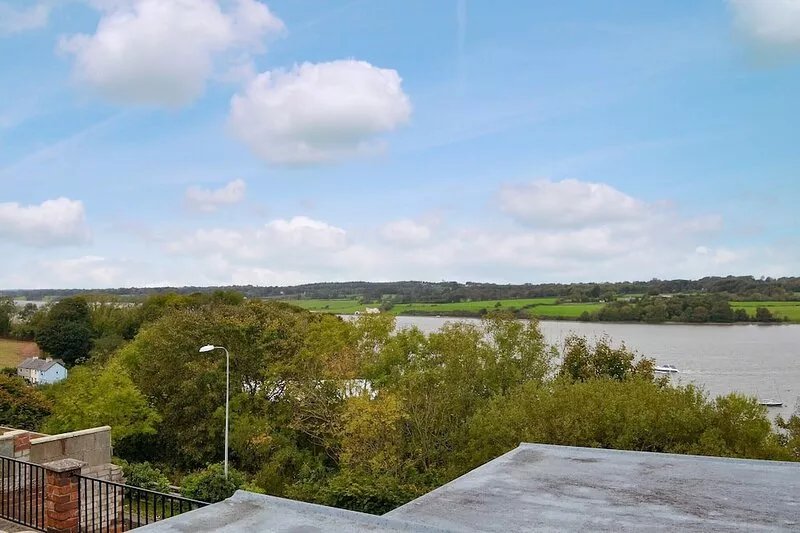 3 bedroom accommodation in Y Felinheli, Gwynedd