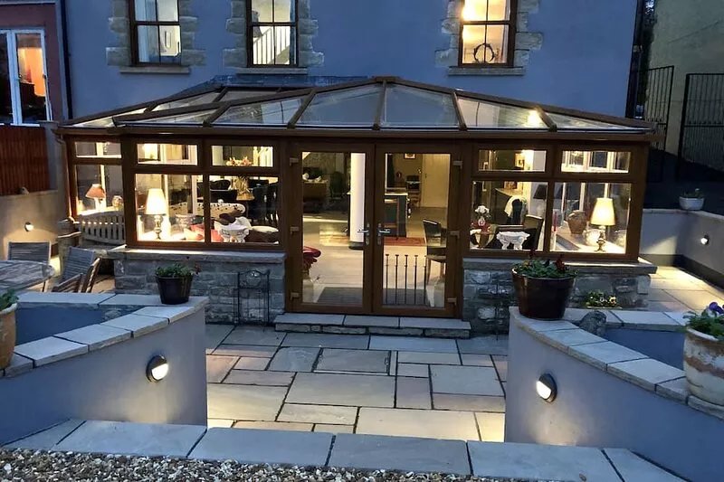 Luxurious & Unique Riverside Period - Amazing Views - Sleeps 8 - Dog Friendly