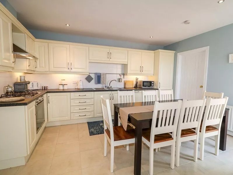 STILLWATERS, pet friendly, with a garden in Bushmills, County Antrim