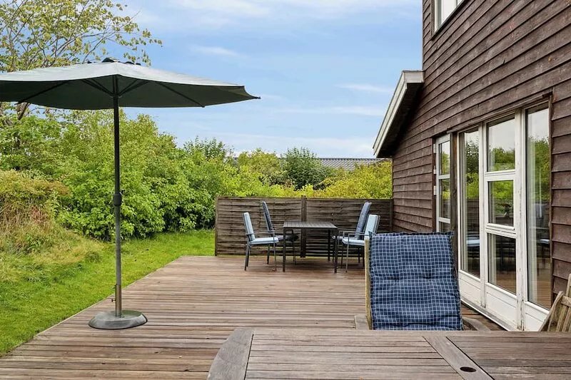 Family-friendly house with a view of the fjord