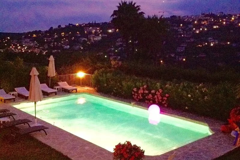 houses / villas - 6 rooms - 8 persons