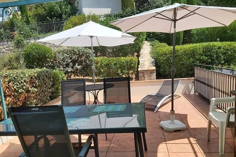Swimming pool and private garden with full internet access