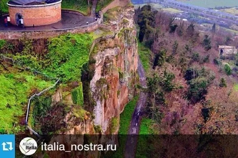 Fully Restored Lg. Apt in a 16th Century Palace Orvieto Center