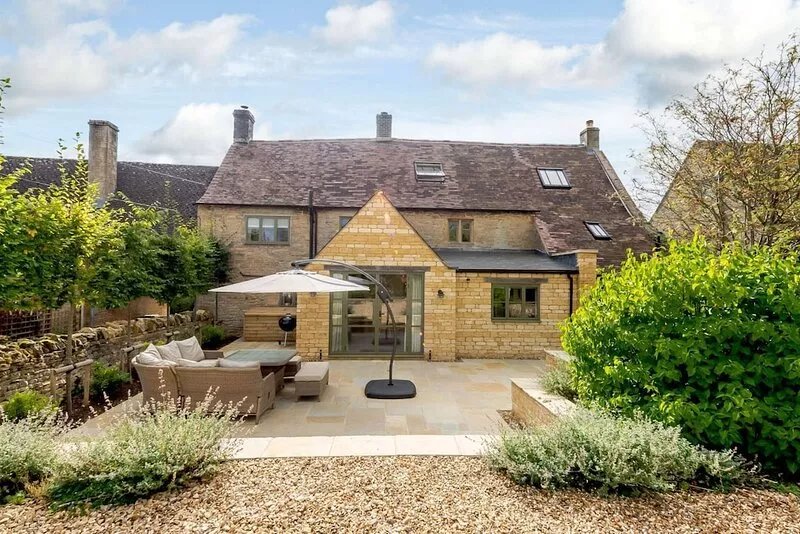 Four bedroom holiday cottage in the Cotswolds - Millham Cottages