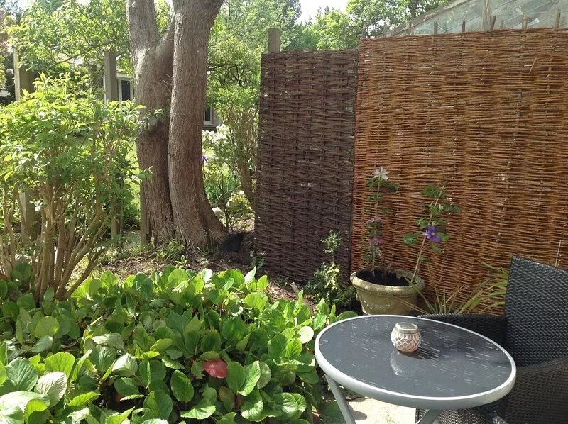 Delightful Cottage in a Peaceful Rural location, but only 5 minutes to the city.