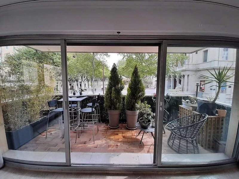 Avignon center theater apartment