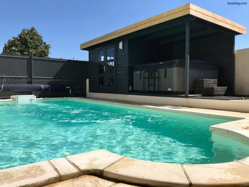 Guest House La Costiere