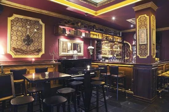 Club Renaissance