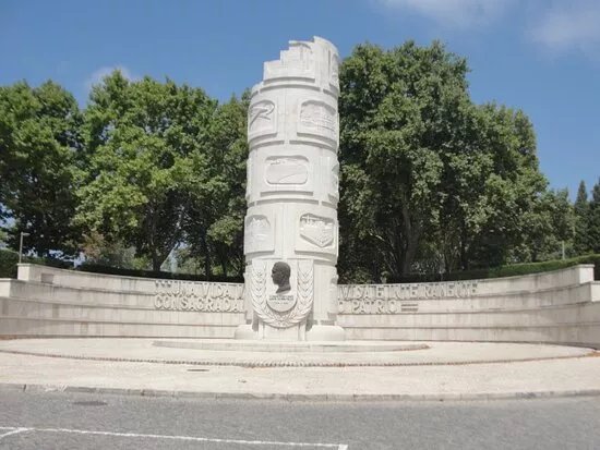 Monumento Ao Engenheiro Duarte Pacheco