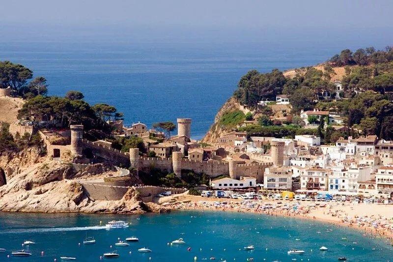 Exclusive apartment, center of Tossa de Mar, 100 m. beach. Wifi, Swimming pool