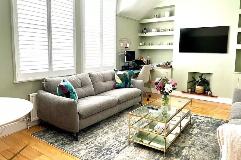 Modern 1 bed Raynes Park - 20 mins to Waterloo