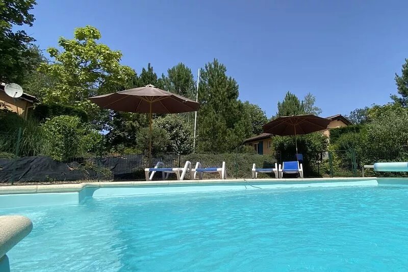 cottage with heated pool for 5 people, covered terrace, free wifi