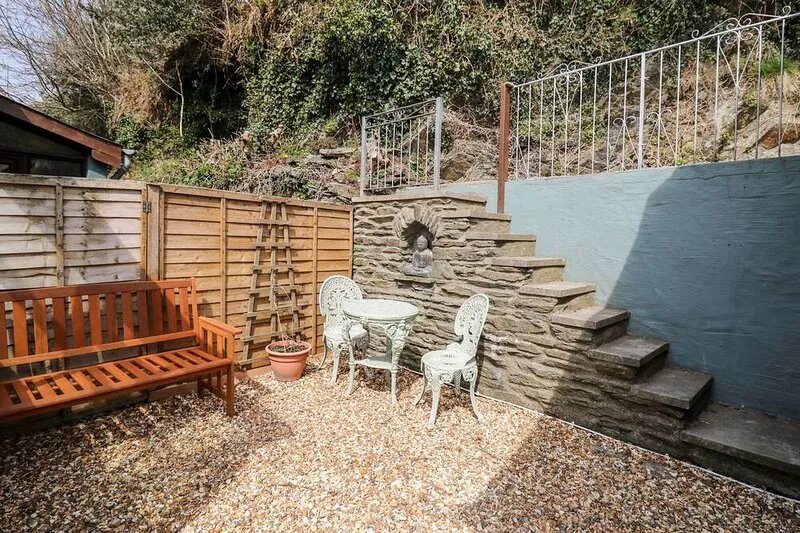 THE NOOK, pet friendly, with a garden in Cenarth