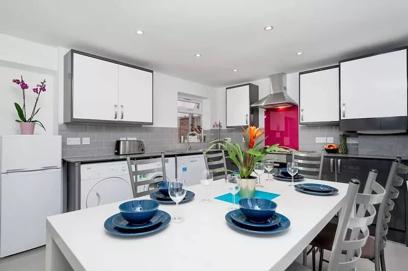 London Modern and Bright