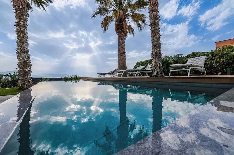 Newly renovated villa directly on the Beach in Capo Playa, Cefalu, Sicily