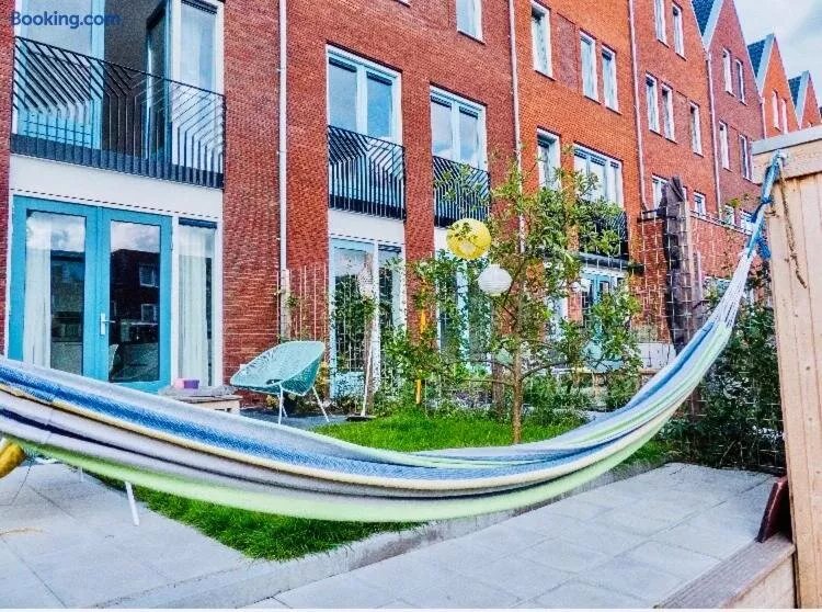 Canal House - Homestay