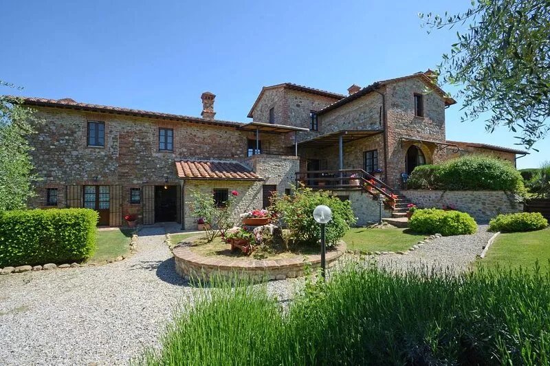PRIVATE VILLA WALKING DISTANCE, PRIVATE POOL AND JACUZZI