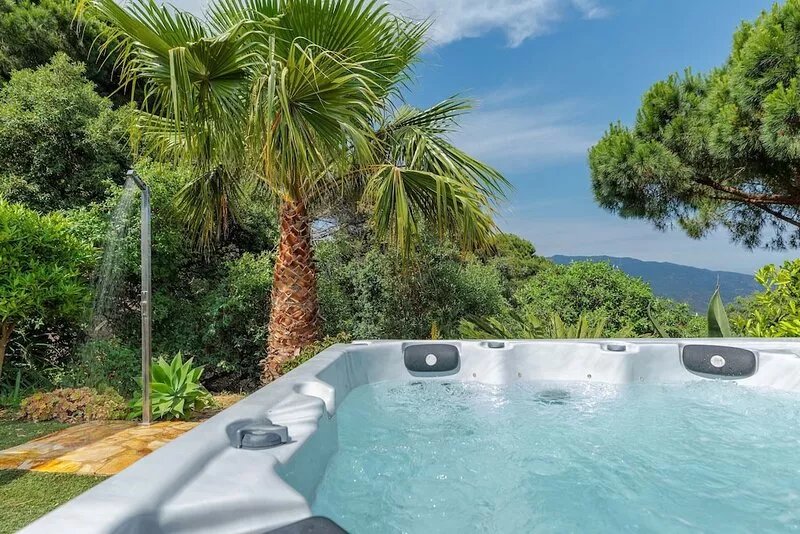 Luxury villa with amazing sea view and infinity swimming pool