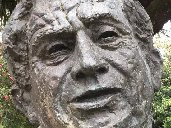 Busto de A. Aviles de Taramancos