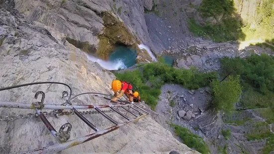 AventuraTrek Guias de Montana y Barrancos