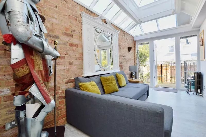 elegant period 5 bed house close to town centre,sleeps 15