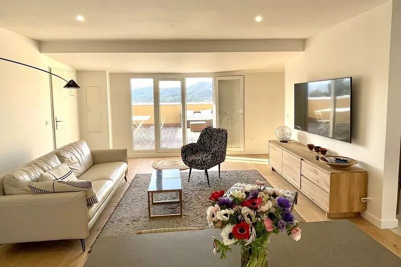 Modern and designer apartment 5 km from Saint Tropez